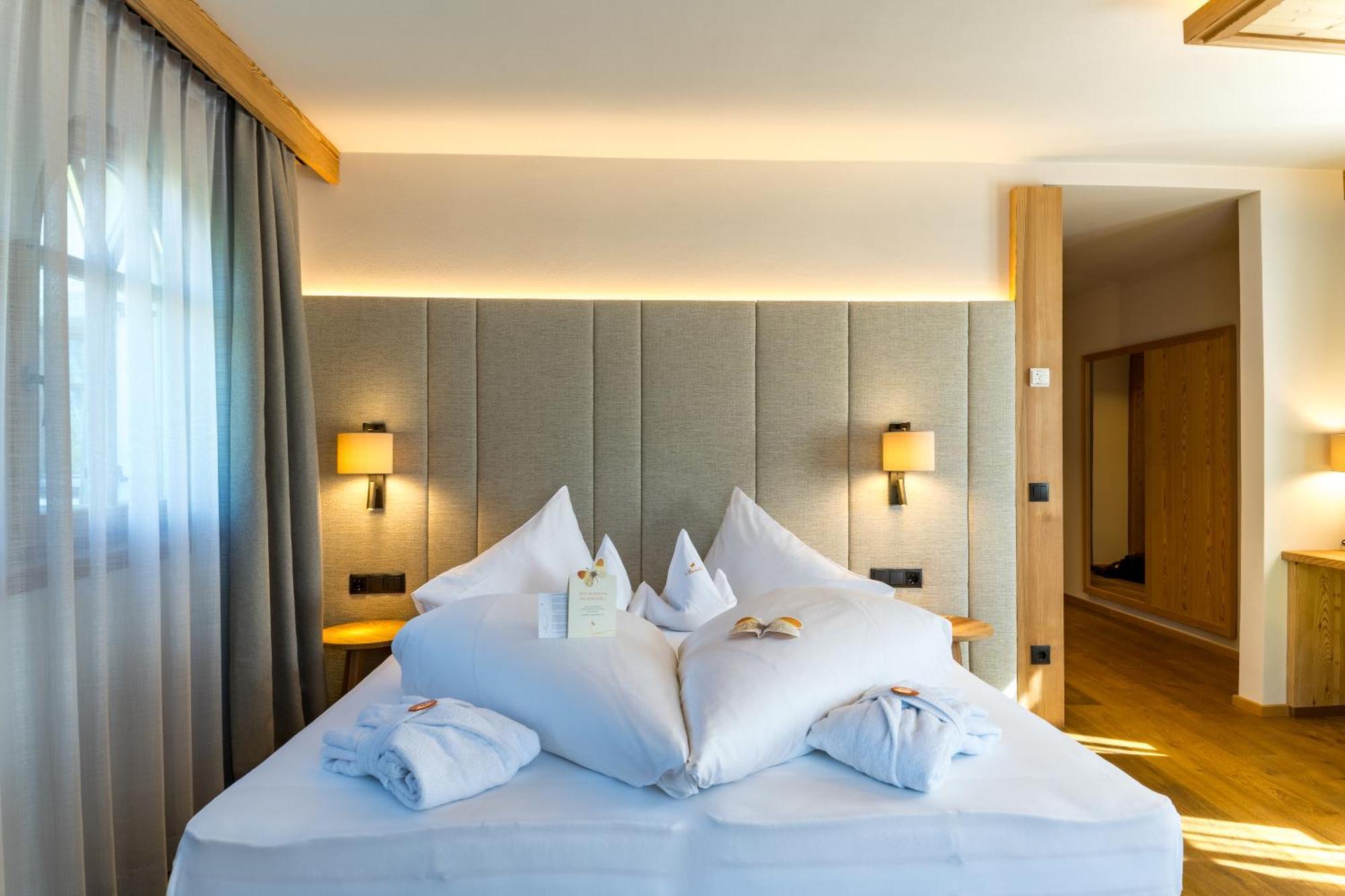 Mirabell Dolomites Hotel - Luxury Ayurveda & Spa Olang Eksteriør billede