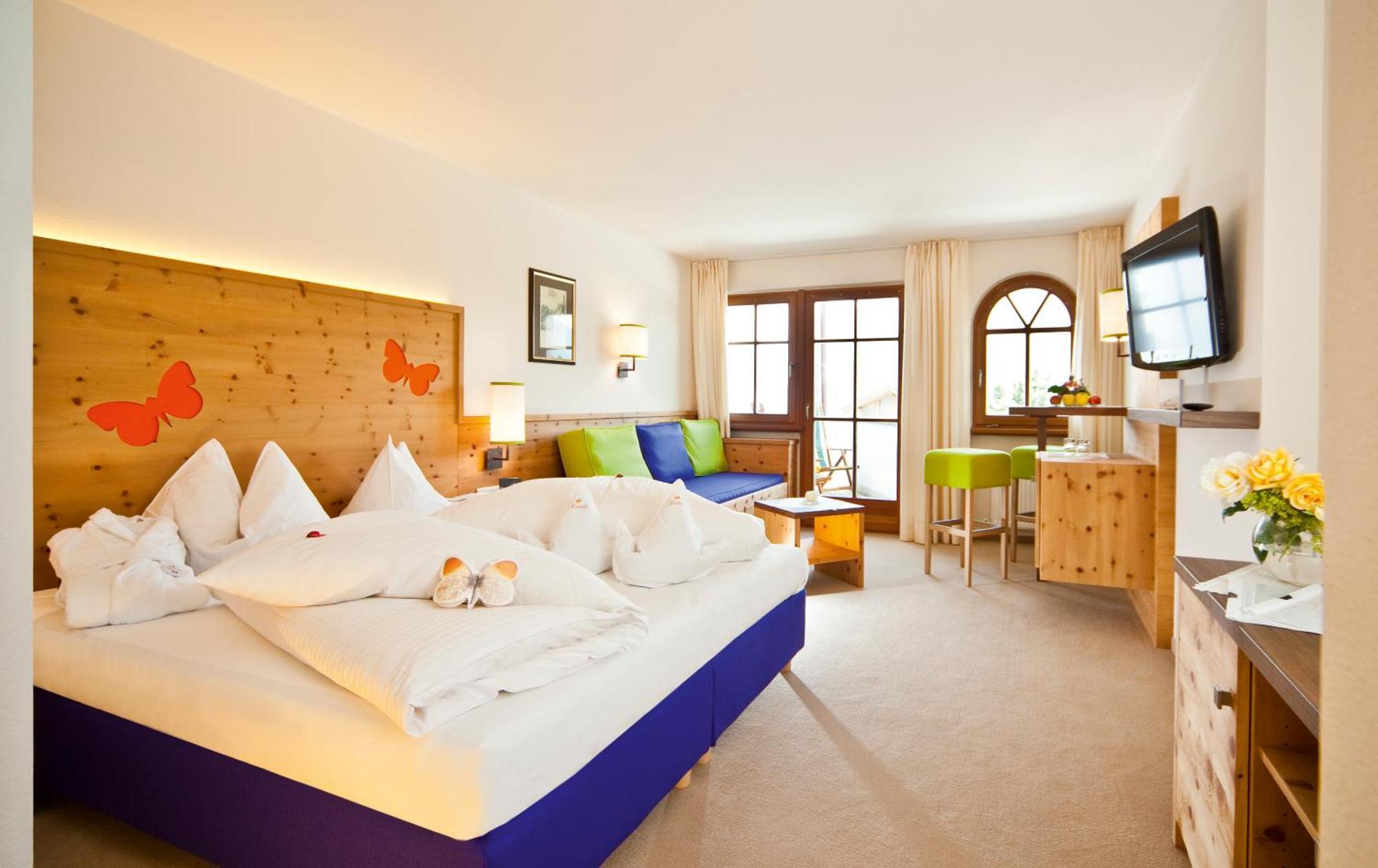 Mirabell Dolomites Hotel - Luxury Ayurveda & Spa Olang Eksteriør billede