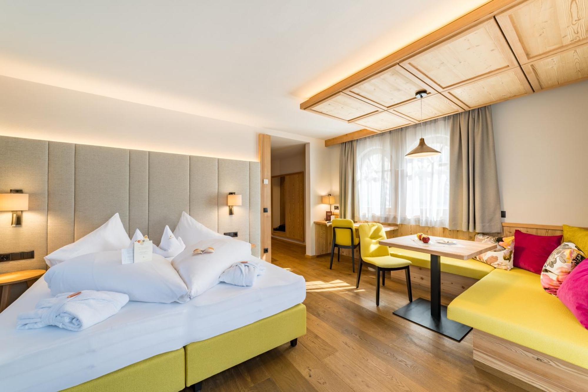 Mirabell Dolomites Hotel - Luxury Ayurveda & Spa Olang Eksteriør billede