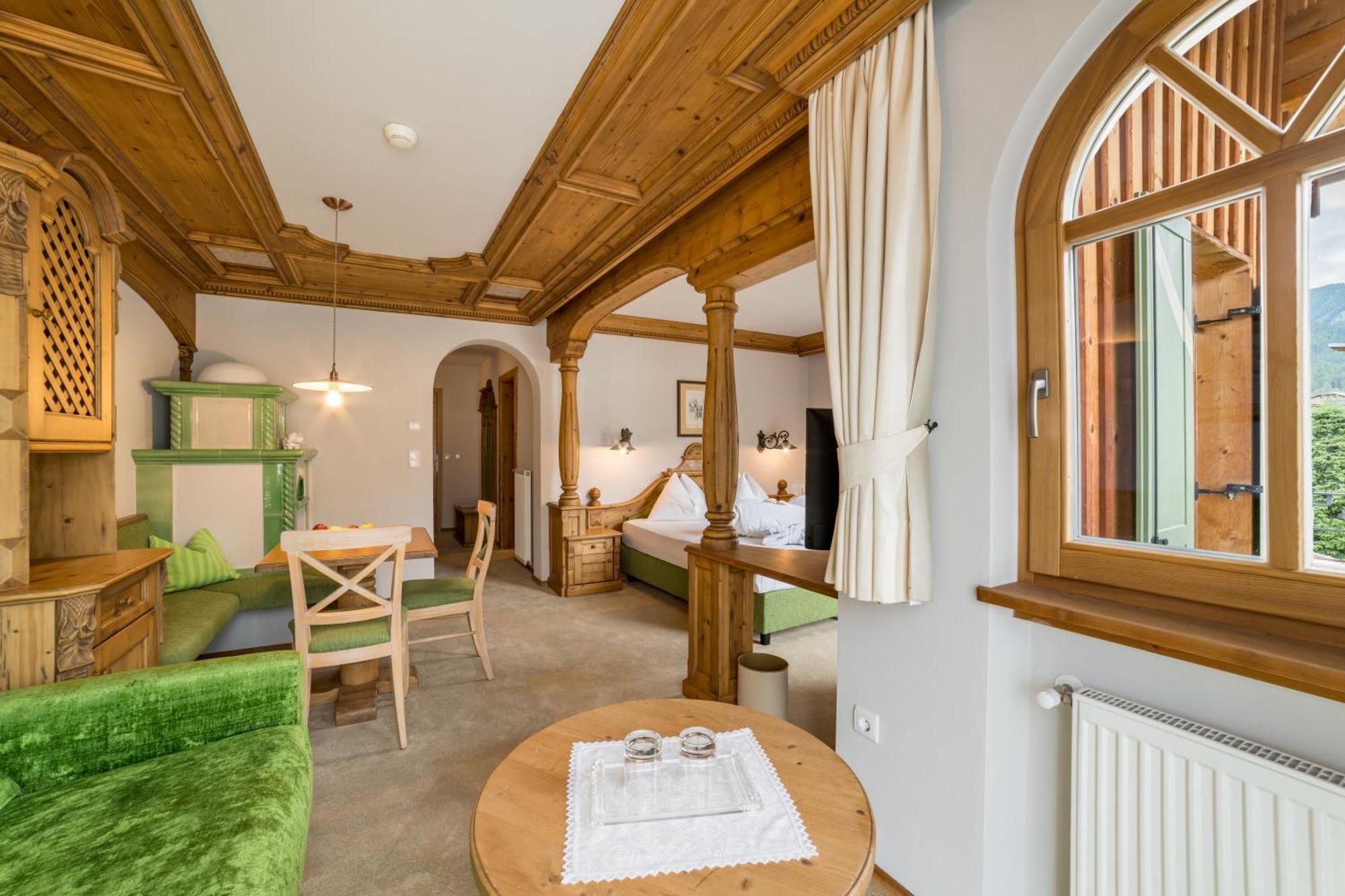 Mirabell Dolomites Hotel - Luxury Ayurveda & Spa Olang Eksteriør billede