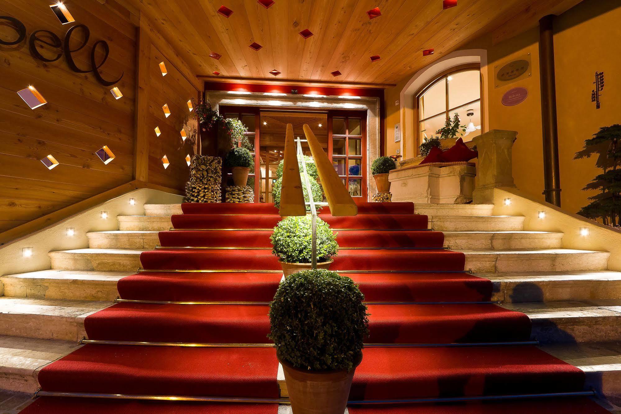 Mirabell Dolomites Hotel - Luxury Ayurveda & Spa Olang Eksteriør billede